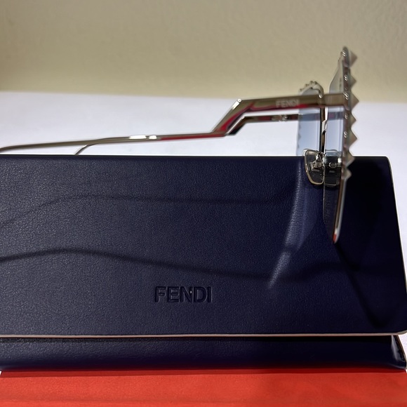 Fendi sunglasses, new with box. - Picture 9 of 11
